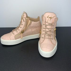 Giuseppe Zanotti
Croc-Embossed Leather High-Tops